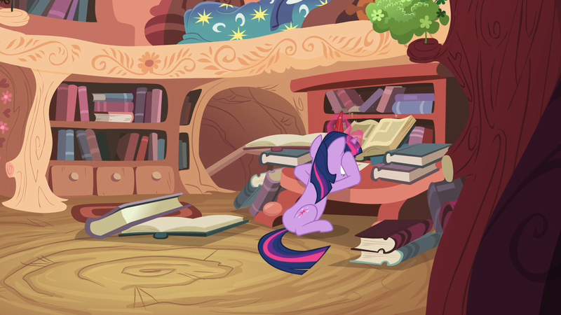 Twilight_trying_to_think_S2E20